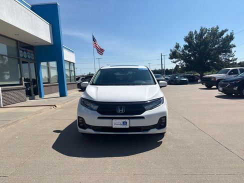 Certified 2026 Honda Odyssey EX-L image 2