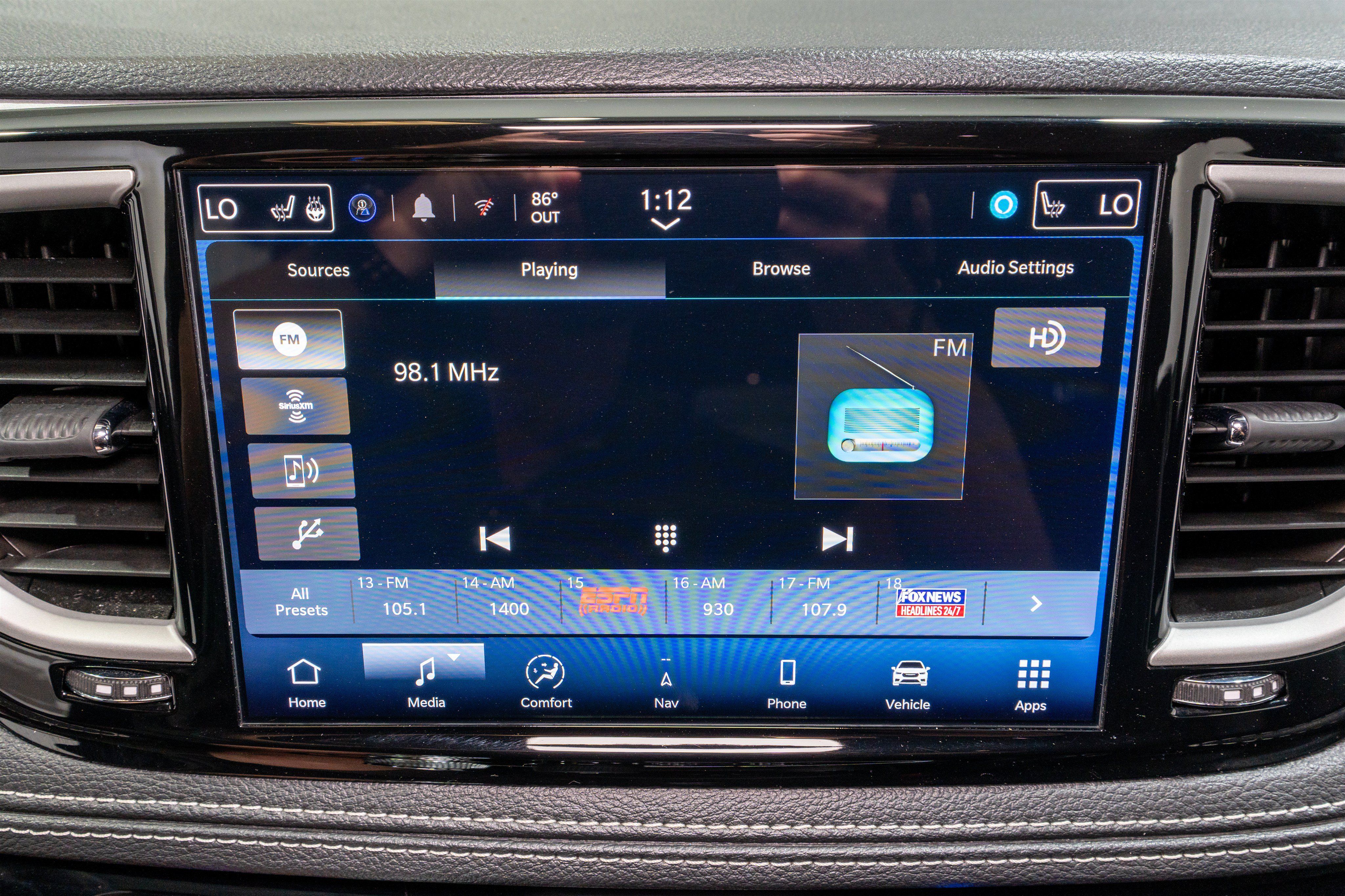 Used 2024 Chrysler Pacifica Limited FWD image 19