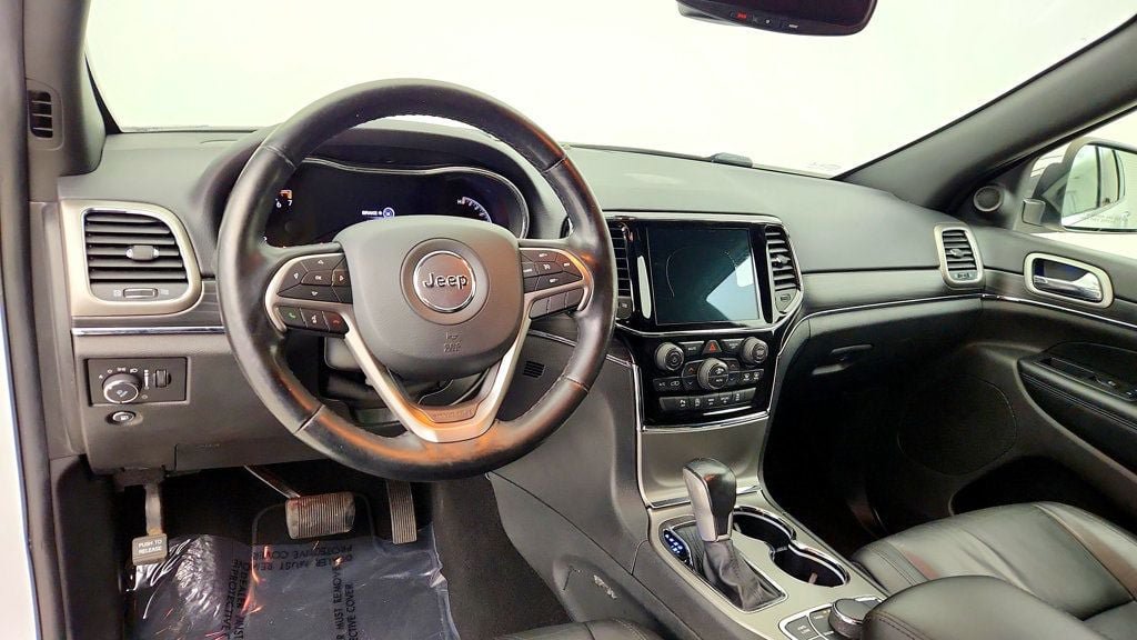 Used 2020 Jeep Grand Cherokee Limited AWD/4WD image 12