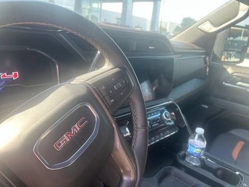 Used 2024 GMC Sierra 2500 AT4 w/ AT4 Premium Plus Package AWD/4WD image 8