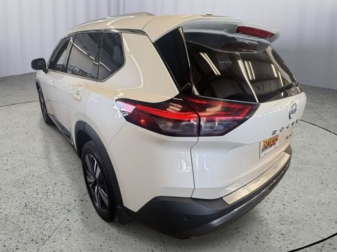 Used 2023 Nissan Rogue SL AWD/4WD image 3