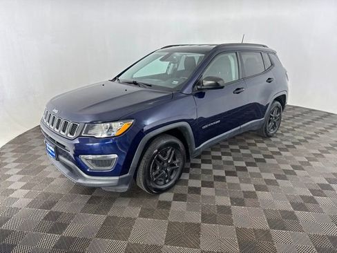 Used 2018 Jeep Compass Sport w/ Tech Group FWD image 4