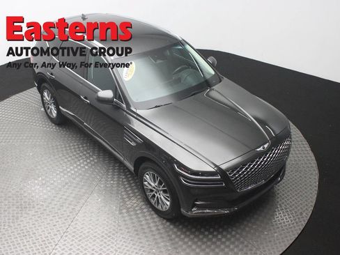 Used 2024 Genesis GV80 2.5T AWD/4WD image 3