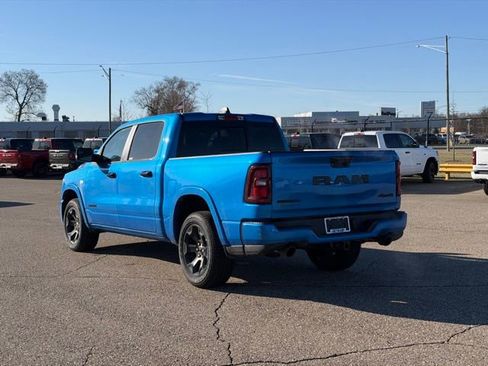 Used 2026 RAM 1500 4x4 Crew Cab image 2