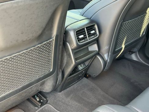 Used 2020 Mercedes-Benz GLE 350 4MATIC image 28