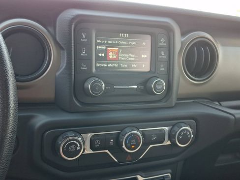 Used 2019 Jeep Wrangler Unlimited Sport image 28