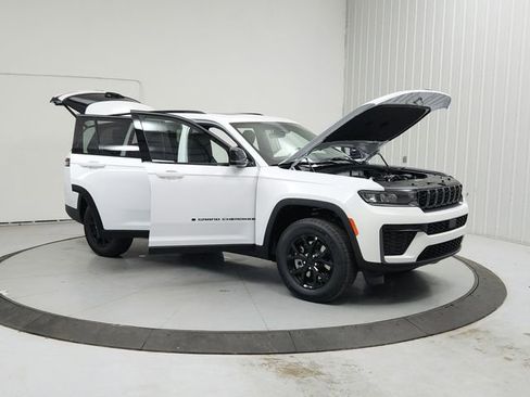 New 2026 Jeep Grand Cherokee L 4WD image 9