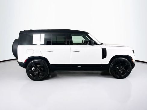 Used 2026 Land Rover Defender 110 X-Dynamic SE AWD/4WD image 4