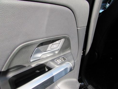 Used 2022 Mercedes-Benz EQB 300 4MATIC image 21