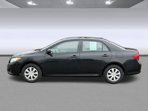 Used 2010 Toyota Corolla 4dr Sdn Auto (Natl) image 2