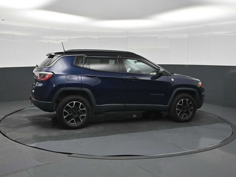 Used 2019 Jeep Compass Trailhawk w/ Popular Equipment Group AWD/4WD image 9
