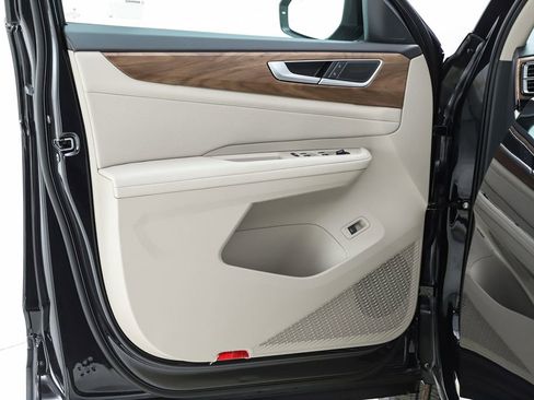 New 2026 Volkswagen Atlas SE image 58