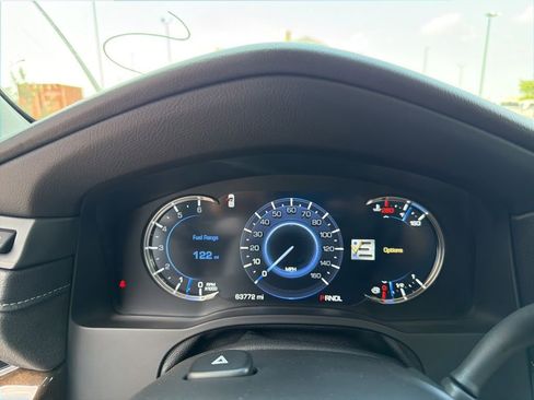 Used 2018 Cadillac Escalade Luxury AWD/4WD image 35