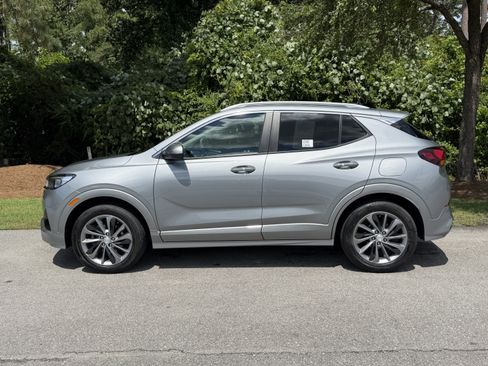 Used 2023 Buick Encore GX Select w/ Sport Touring Package FWD image 38