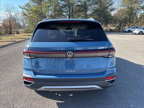 New 2026 Volkswagen Taos SE image 5
