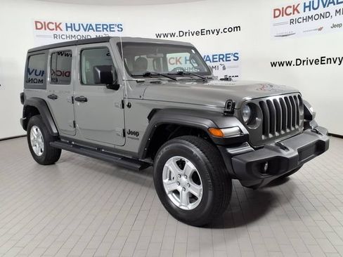 Used 2022 Jeep Wrangler Unlimited Sport AWD/4WD image 3