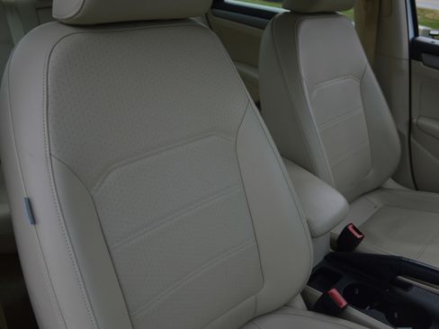 Used 2015 Volkswagen Passat 1.8T Limited Edition image 37