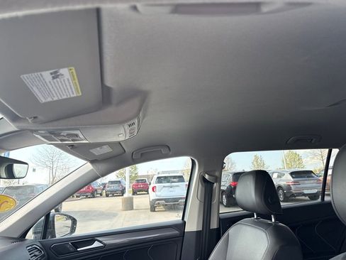 Used 2024 Volkswagen Tiguan SE FWD image 15
