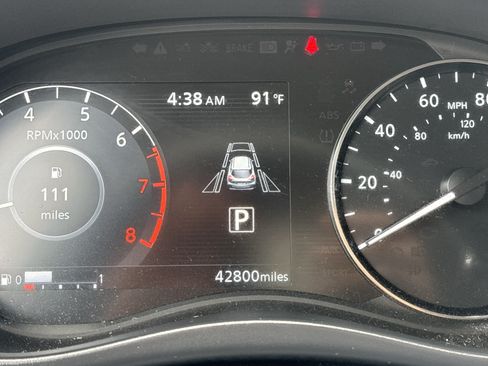 Used 2023 Nissan Kicks SR w/ Exterior Package FWD image 30