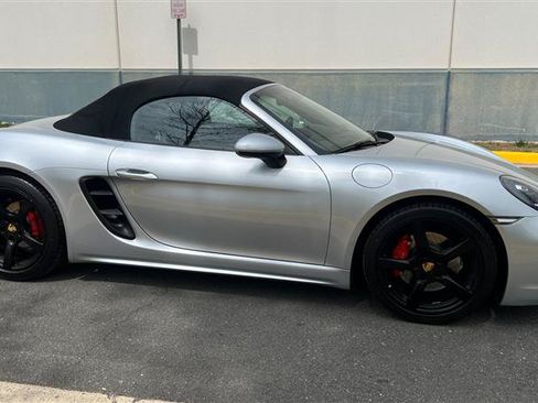 Used 2018 Porsche 718 Boxster RWD image 25