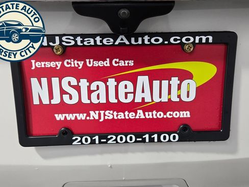 Used 2019 Ford Explorer XLT w/ Equipment Group 202A AWD/4WD image 34