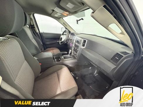 Used 2008 Jeep Grand Cherokee Laredo AWD/4WD image 8