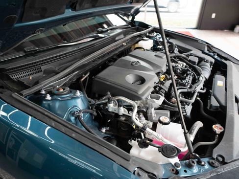 Used 2025 Toyota Camry SE image 31