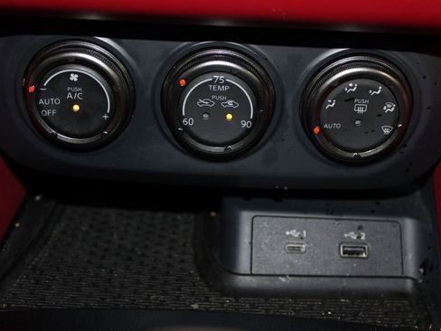 Used 2024 Nissan Z Performance w/ Floor Mat Package image 37