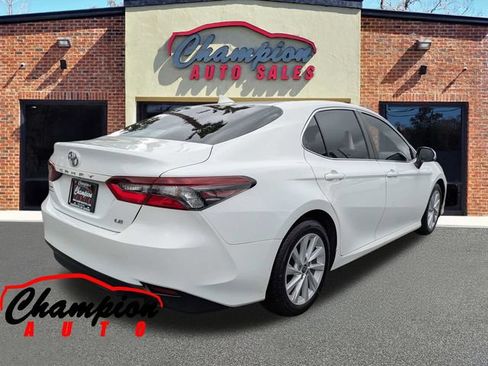 Used 2021 Toyota Camry LE FWD image 4