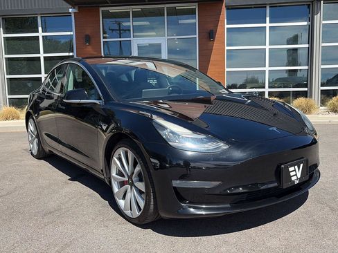 Used 2019 Tesla Model 3 Performance AWD/4WD image 2