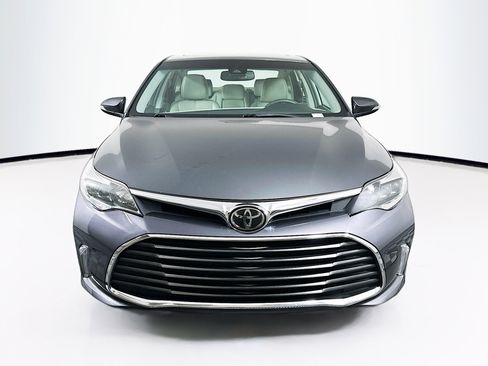 Used 2017 Toyota Avalon XLE Premium FWD image 2