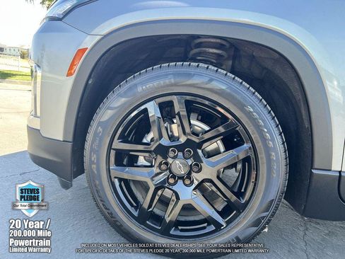 Certified 2023 Chevrolet Traverse RS w/ LPO, Cargo Package AWD/4WD image 38