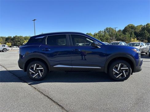 New 2026 Nissan Kicks SV image 9