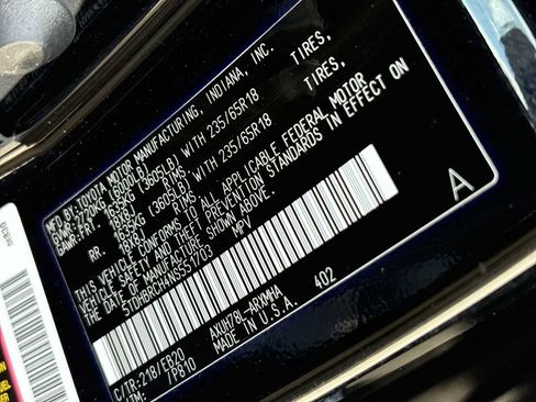 Used 2022 Toyota Highlander XLE AWD/4WD image 34