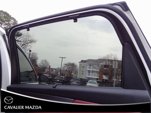 Certified 2025 MAZDA CX-70 Plug-In Hybrid w/ Premium Plus image 18