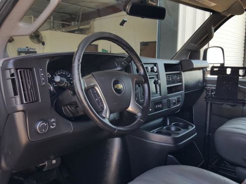 Used 2019 Chevrolet Express 2500 w/ Driver Convenience Package RWD image 16