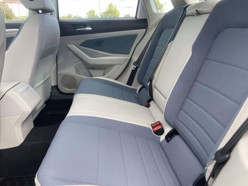 New 2026 Volkswagen Jetta SE FWD image 13