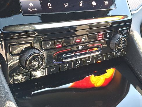 Certified 2025 Jeep Grand Cherokee L Altitude image 16