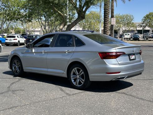 Used 2019 Volkswagen Jetta R-Line w/ R-Line Cold Weather Package FWD image 3