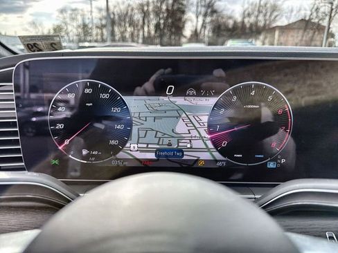 Used 2024 Mercedes-Benz GLS 450 4MATIC image 11