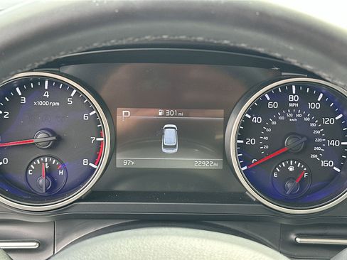 Used 2024 Kia Carnival LX FWD image 10