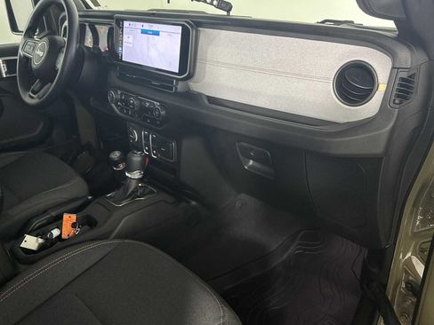 Used 2025 Jeep Wrangler Sport image 15