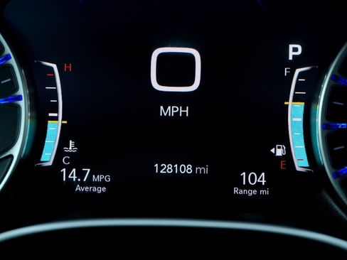 Used 2018 Chrysler Pacifica Limited FWD image 42