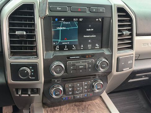 Used 2018 Ford F250 Lariat w/ Lariat Ultimate Package AWD/4WD image 5