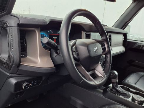 Used 2025 Ford Bronco Outer Banks image 13