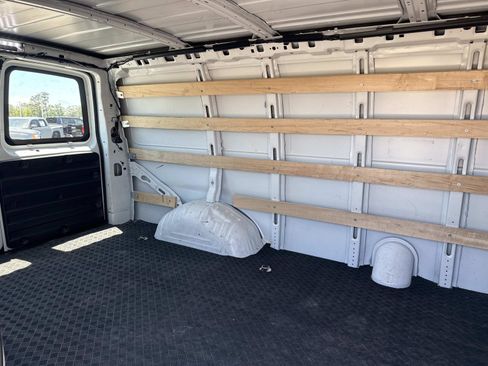 Used 2023 GMC Savana 2500 w/ Driver Convenience Package RWD image 17