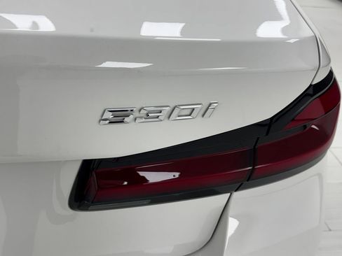 Used 2022 BMW 530i xDrive w/ M Sport Package image 44