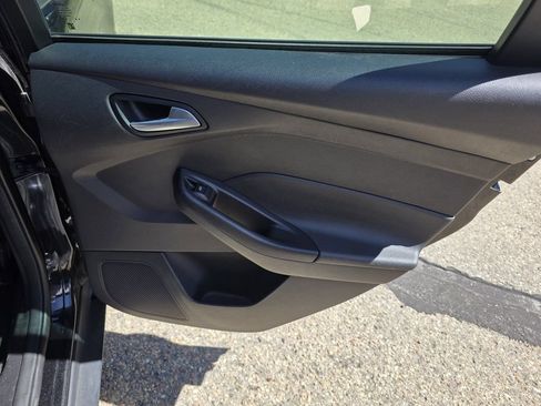 Used 2013 Ford Focus SE FWD image 16