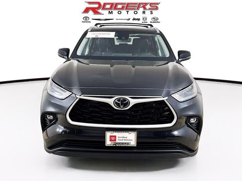Certified 2024 Toyota Highlander XLE AWD/4WD image 7