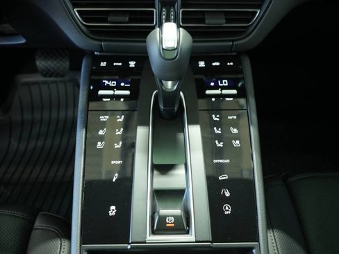 New 2025 Porsche Macan image 23